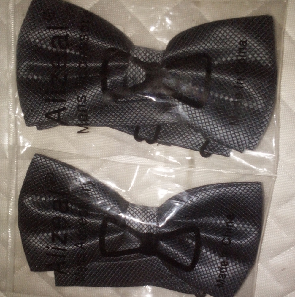 Men's bow tie